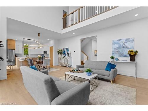 330 Nicholson Pt Road, Bath, ON - Indoor Photo Showing Living Room