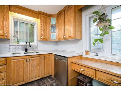 806 County Rd 26, Brighton, ON - Indoor Photo Showing Kitchen With Double Sink