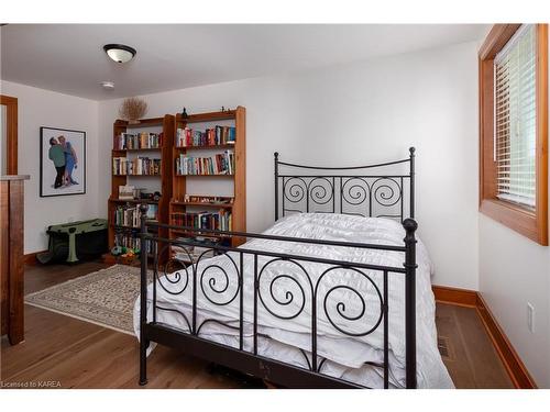 100 Dixie Road, Athens, ON - Indoor Photo Showing Bedroom