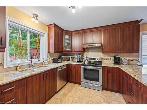 180 Garfield Street, Gananoque, ON - Indoor Photo Showing Kitchen