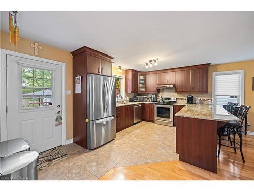 180 Garfield Street, Gananoque, ON - Indoor Photo Showing Kitchen With Stainless Steel Kitchen