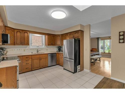 908 Mona Drive, Kingston, ON - Indoor Photo Showing Kitchen