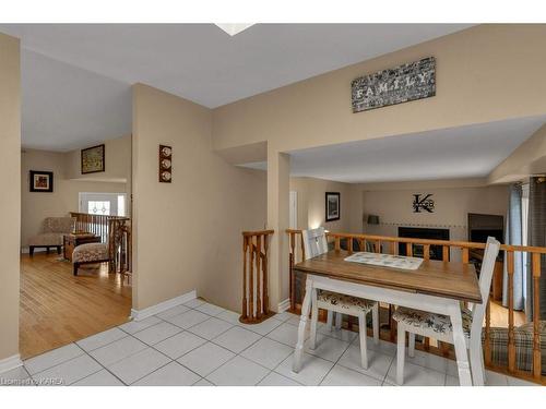 908 Mona Drive, Kingston, ON - Indoor Photo Showing Dining Room