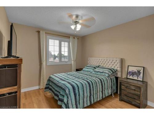 908 Mona Drive, Kingston, ON - Indoor Photo Showing Bedroom