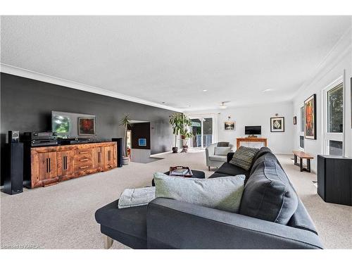 3 Thunderbird Circle, Kingston, ON - Indoor Photo Showing Living Room