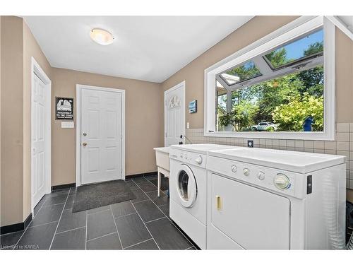 3 Thunderbird Circle, Kingston, ON - Indoor Photo Showing Laundry Room