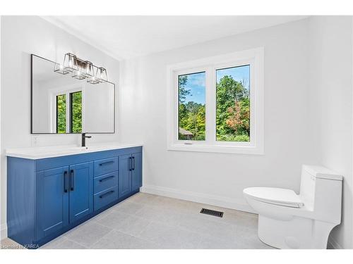 17 Riverside Drive, Kingston, ON - Indoor Photo Showing Bathroom