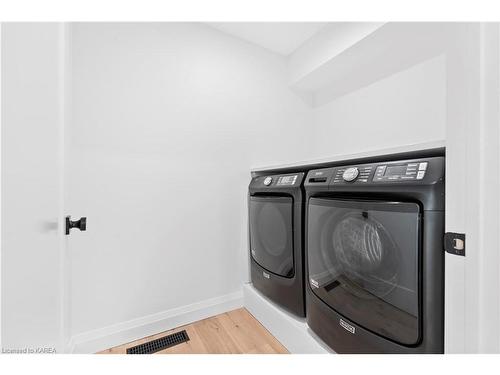 17 Riverside Drive, Kingston, ON - Indoor Photo Showing Laundry Room