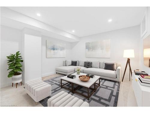 17 Riverside Drive, Kingston, ON - Indoor Photo Showing Living Room