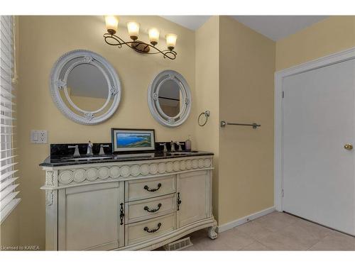 370 Stone Street, Gananoque, ON - Indoor Photo Showing Bathroom