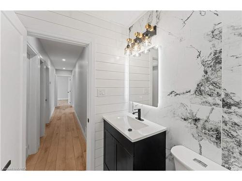 1218 Johnson Street, Kingston, ON - Indoor Photo Showing Bathroom