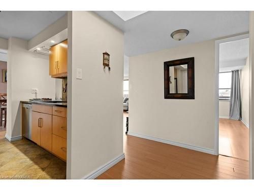 1102-165 Ontario Street, Kingston, ON - Indoor Photo Showing Kitchen