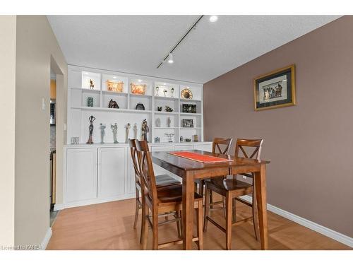 1102-165 Ontario Street, Kingston, ON - Indoor Photo Showing Dining Room