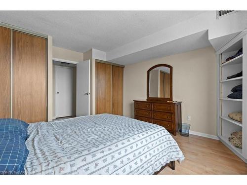 1102-165 Ontario Street, Kingston, ON - Indoor Photo Showing Bedroom