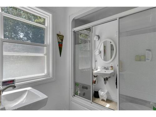 49 Sunny Acres Road, Kingston, ON - Indoor Photo Showing Bathroom