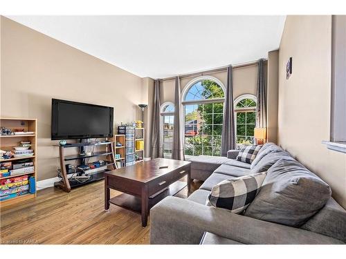 1439 Stoneridge Drive, Kingston, ON - Indoor Photo Showing Living Room