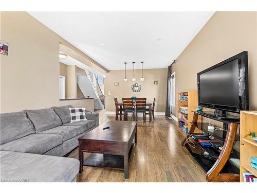 1439 Stoneridge Drive, Kingston, ON - Indoor Photo Showing Living Room