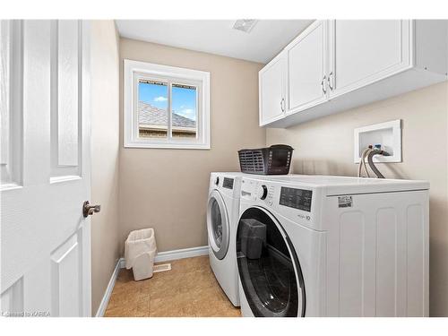 1439 Stoneridge Drive, Kingston, ON - Indoor Photo Showing Laundry Room