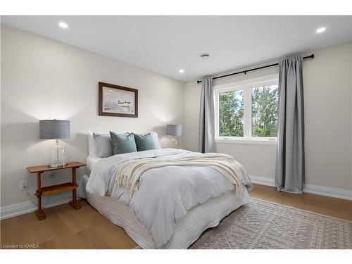 3933 County Rd 9, Napanee, ON - Indoor Photo Showing Bedroom