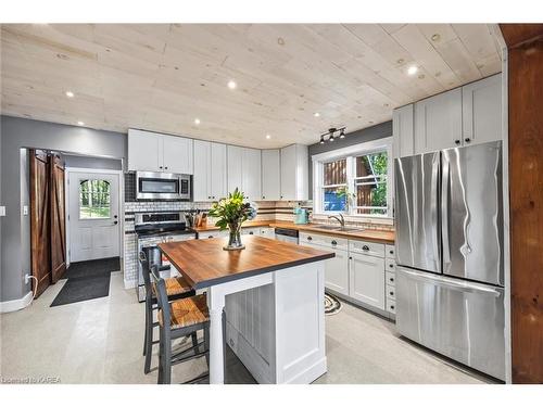 1198 Narrows Lane, Perth Road Village, ON - Indoor Photo Showing Kitchen With Double Sink With Upgraded Kitchen