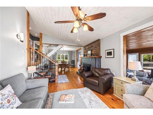 1198 Narrows Lane, Perth Road Village, ON - Indoor Photo Showing Living Room