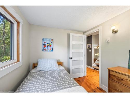 1198 Narrows Lane, Perth Road Village, ON - Indoor Photo Showing Bedroom