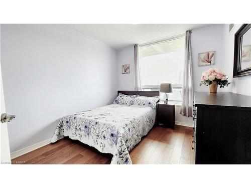 403-121 Queen St Street, Kingston, ON - Indoor Photo Showing Bedroom