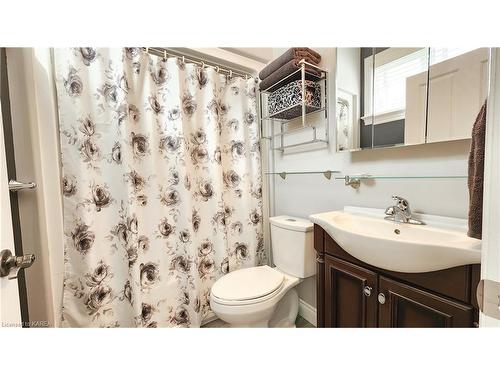 156 Mcdonough Crescent, Amherstview, ON - Indoor Photo Showing Bathroom