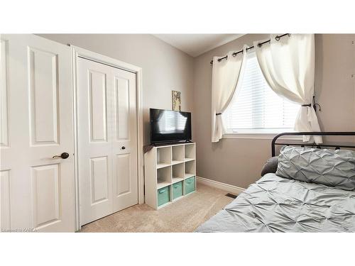 156 Mcdonough Crescent, Amherstview, ON - Indoor Photo Showing Bedroom