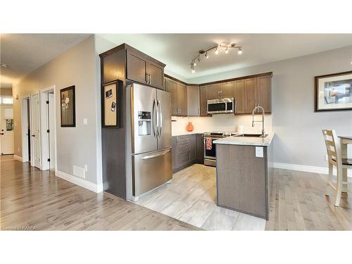 156 Mcdonough Crescent, Amherstview, ON - Indoor Photo Showing Kitchen