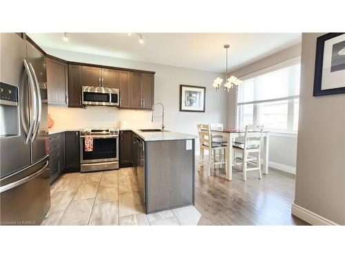 156 Mcdonough Crescent, Amherstview, ON - Indoor Photo Showing Kitchen