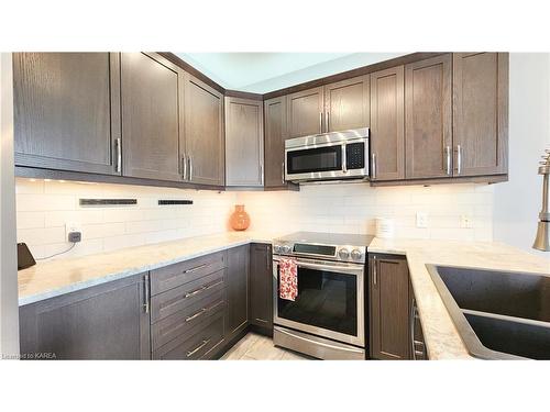 156 Mcdonough Crescent, Amherstview, ON - Indoor Photo Showing Kitchen