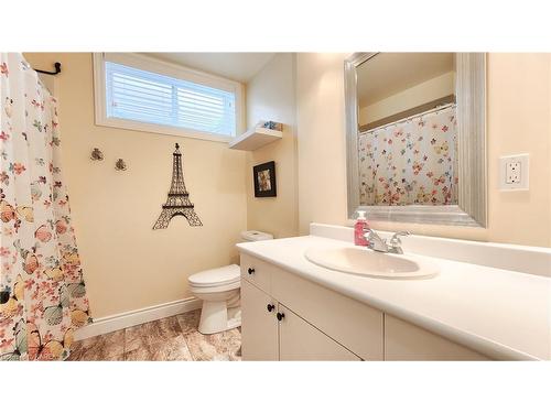 156 Mcdonough Crescent, Amherstview, ON - Indoor Photo Showing Bathroom