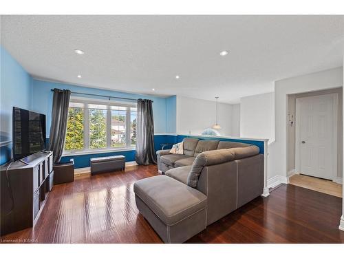 96 Briceland Street, Kingston, ON - Indoor Photo Showing Living Room