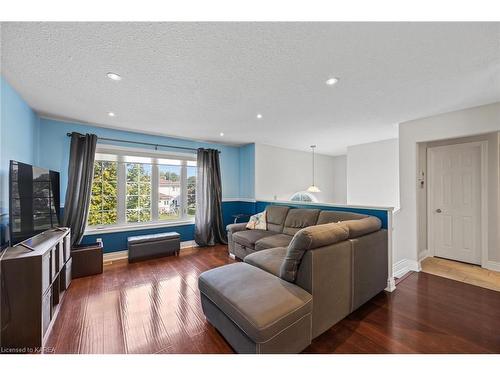 96 Briceland Street, Kingston, ON - Indoor Photo Showing Living Room