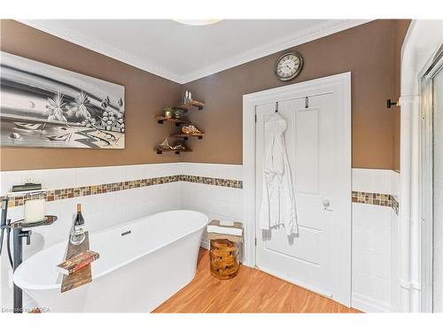 3699 38 Highway, Kingston, ON - Indoor Photo Showing Bathroom