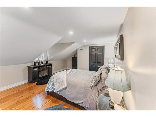 3699 38 Highway, Kingston, ON - Indoor Photo Showing Bedroom