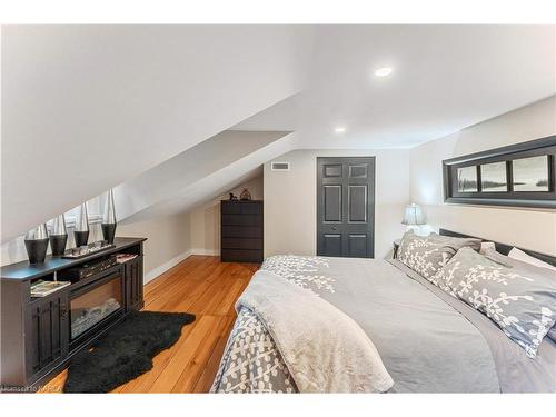 3699 38 Highway, Kingston, ON - Indoor Photo Showing Bedroom