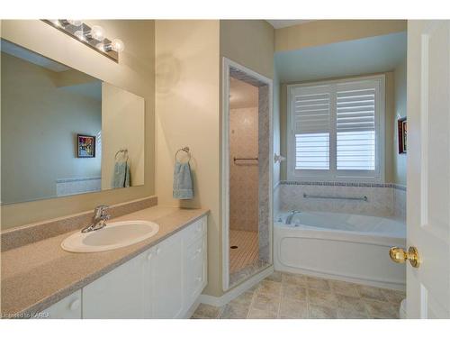 44 Country Club Drive, Bath, ON - Indoor Photo Showing Bathroom