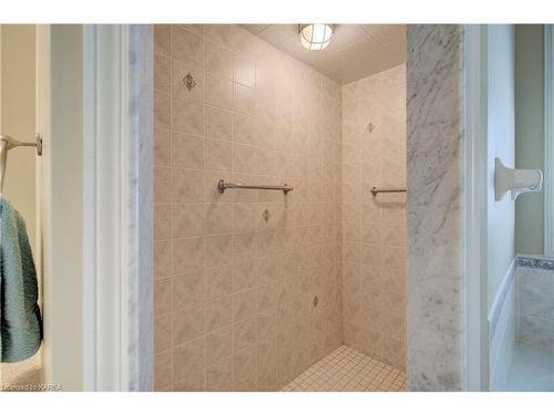 44 Country Club Drive, Bath, ON - Indoor Photo Showing Bathroom