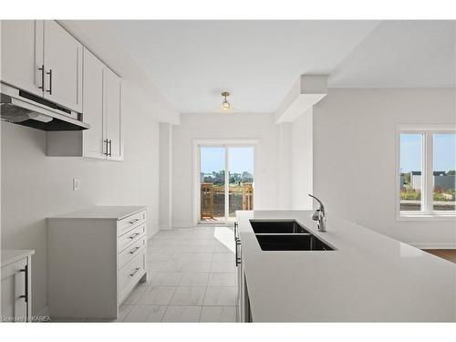 117 Gildersleeve Boulevard, Bath, ON - Indoor Photo Showing Kitchen With Double Sink