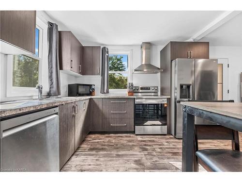 108 Lake Street, Mallorytown, ON - Indoor Photo Showing Kitchen