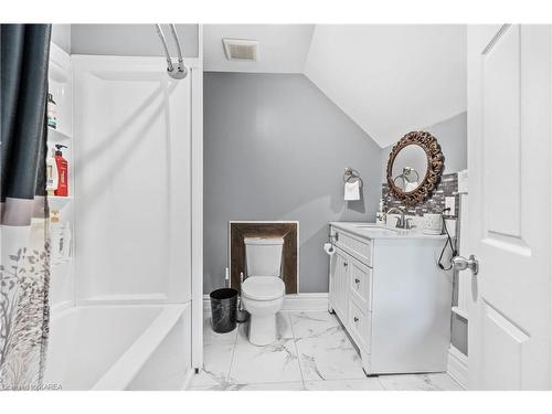 108 Lake Street, Mallorytown, ON - Indoor Photo Showing Bathroom