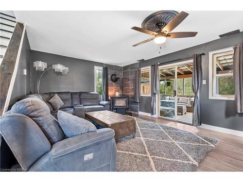 108 Lake Street, Mallorytown, ON - Indoor Photo Showing Living Room