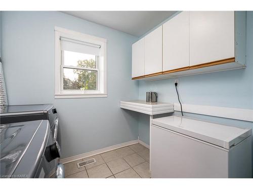 437 Abrams Road, Greater Napanee, ON - Indoor Photo Showing Laundry Room