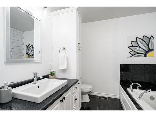 437 Abrams Road, Greater Napanee, ON - Indoor Photo Showing Bathroom