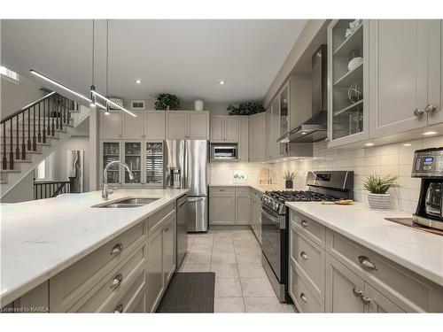 657 Gwen Avenue, Kingston, ON - Indoor Photo Showing Kitchen With Double Sink With Upgraded Kitchen