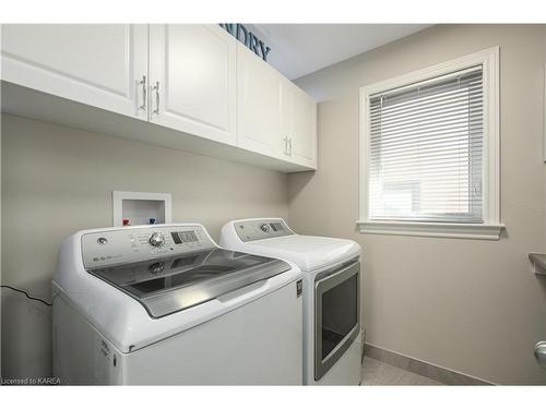 657 Gwen Avenue, Kingston, ON - Indoor Photo Showing Laundry Room