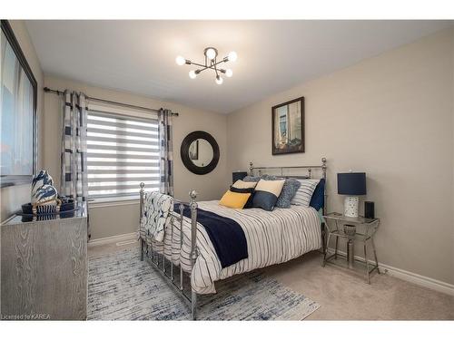 657 Gwen Avenue, Kingston, ON - Indoor Photo Showing Bedroom