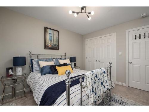 657 Gwen Avenue, Kingston, ON - Indoor Photo Showing Bedroom